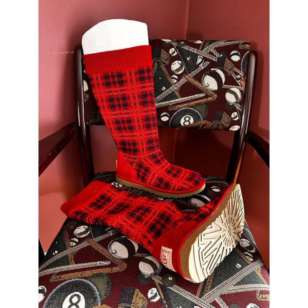 UGG Australia 1877 Carly Jester in red tartain/plaid Size 7